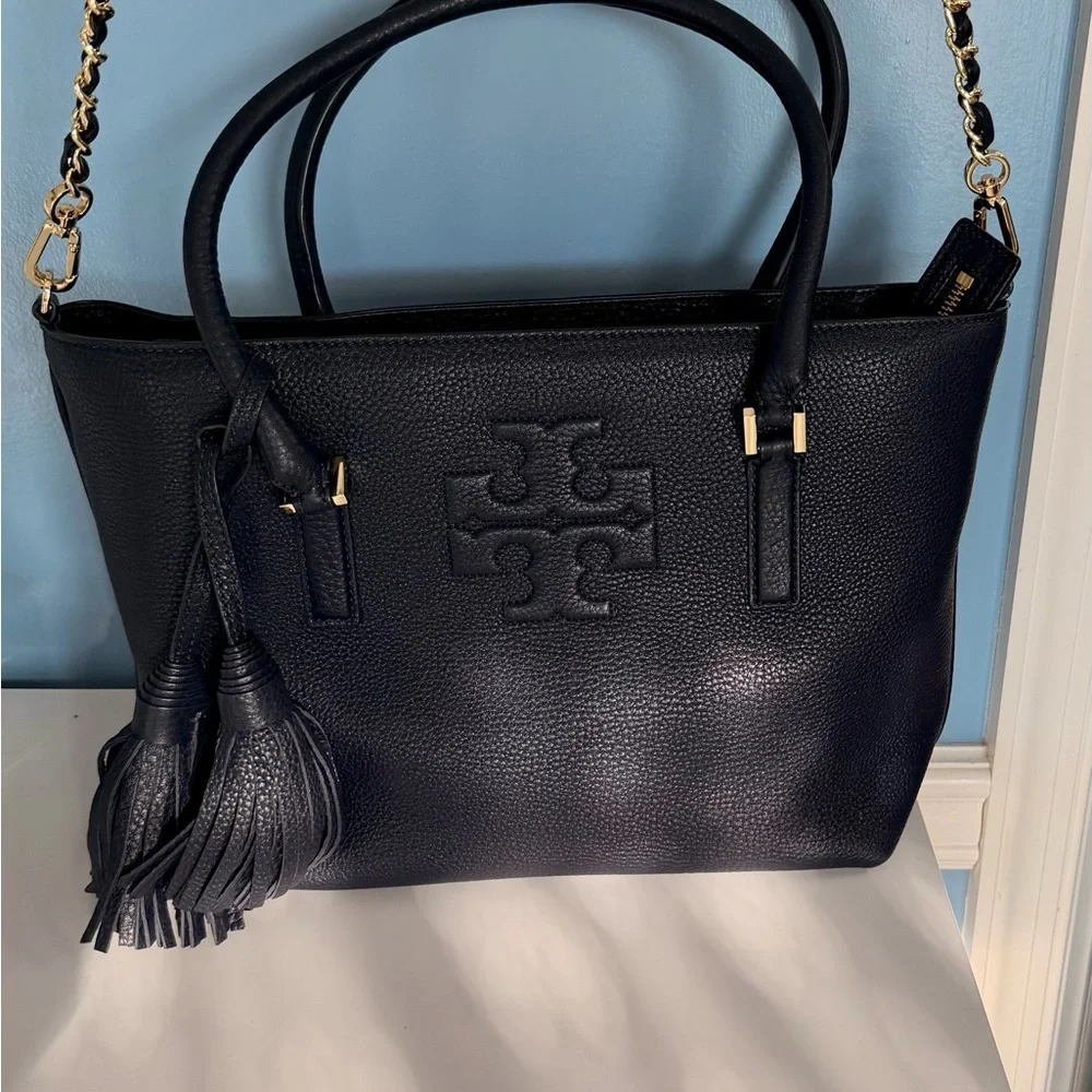 Tory Burch McGraw Small Tote Navy Pebbled Leather Gold Chain Crossbody - Picture 1 of 9